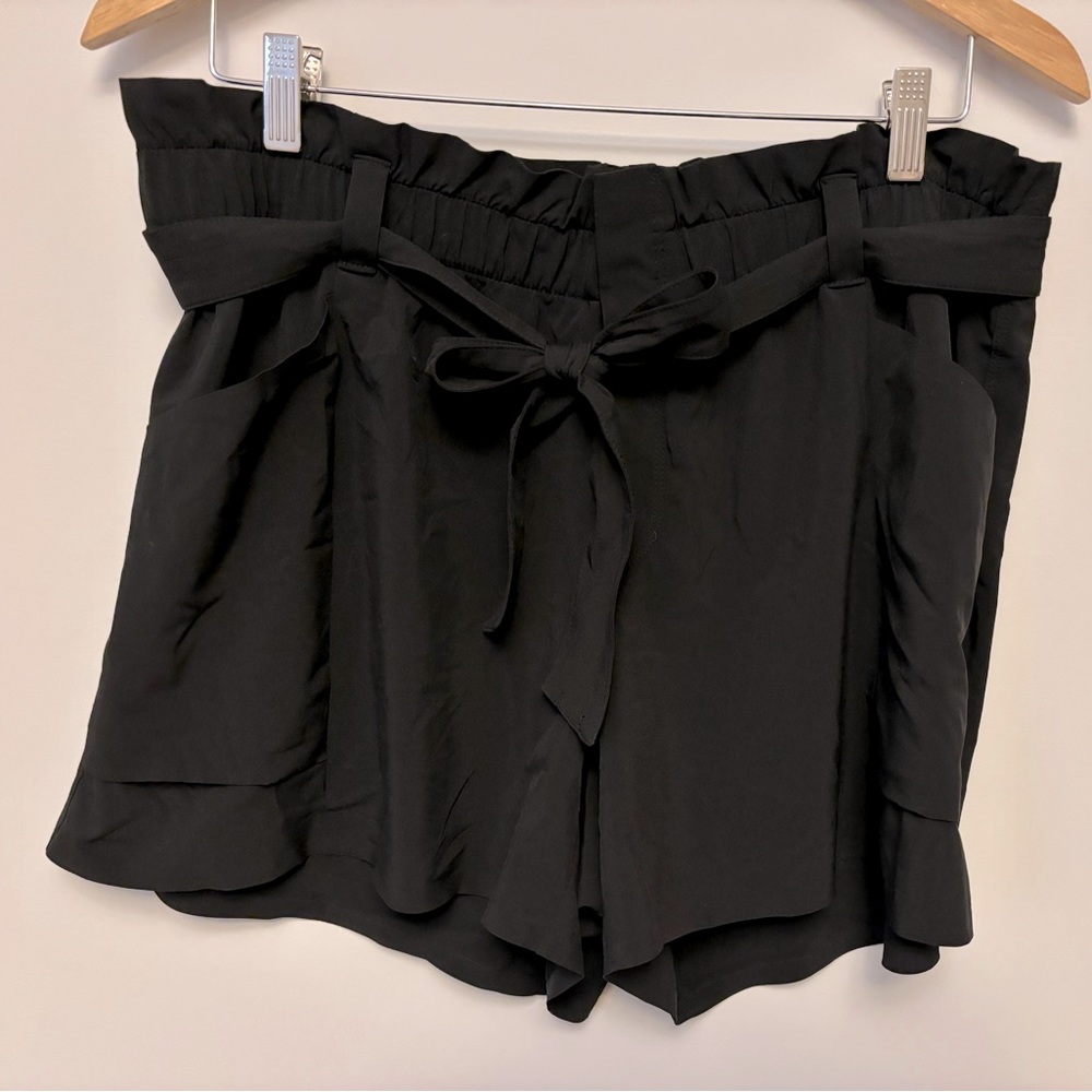 Athleta Black Skyline Short | 16